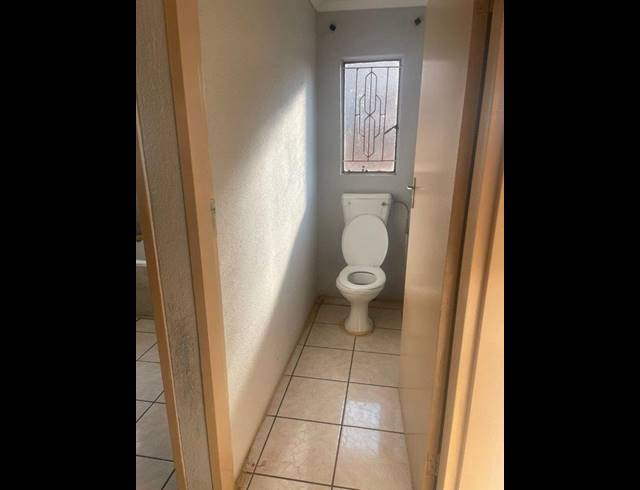 2 BEDROOM PROPERTY TO RENT IN LOTUS GARDENS